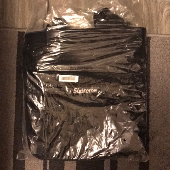 NWT Authentic Supreme box logo large Tote Bag - Picture 2 of 7